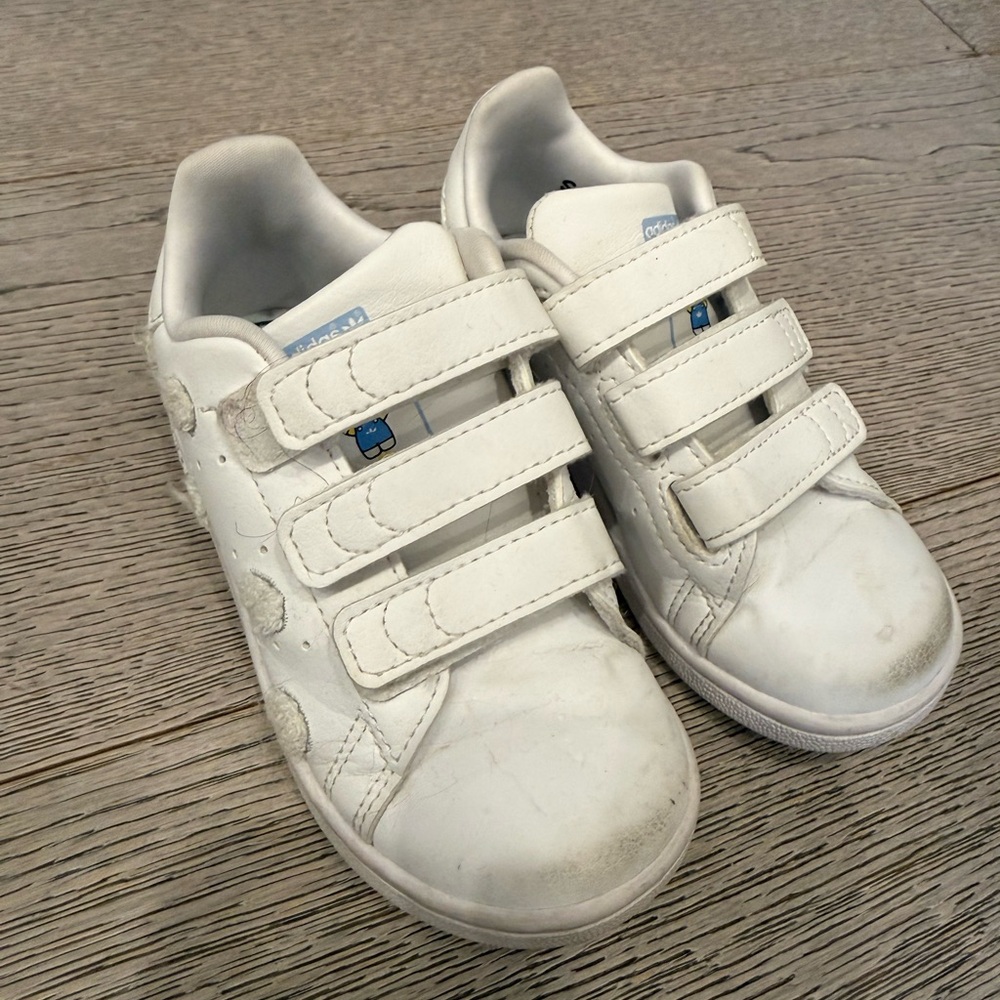 White Adidas Sneakers